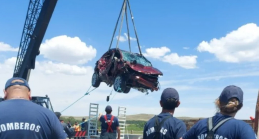 Identificaron a la persona que cayó con su camioneta al Dique Paso de las Piedras
