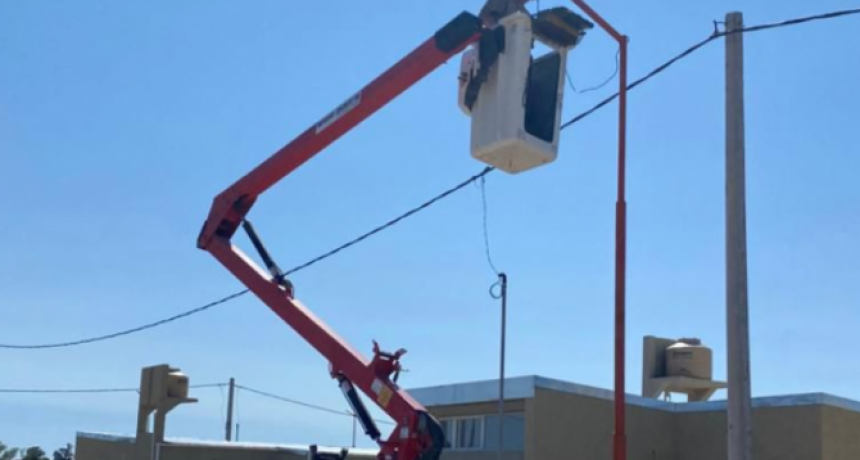 Comenz&oacute; la instalaci&oacute;n de luminarias LED en el sector de nuevas viviendas sociales