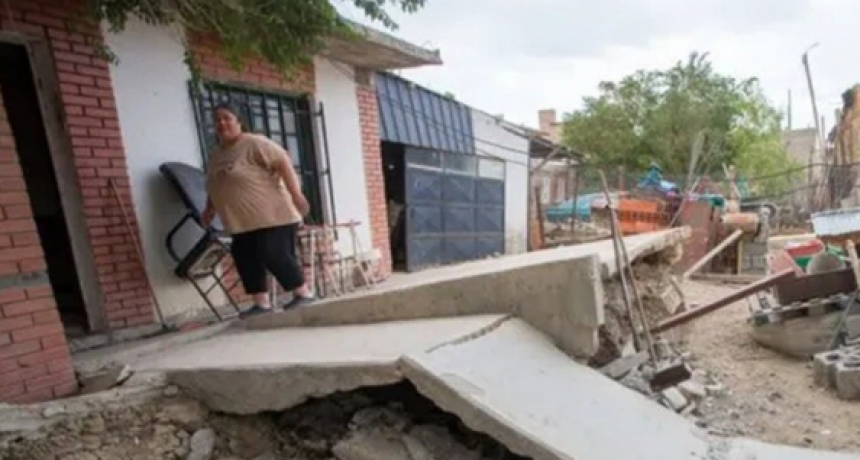 Comodoro Rivadavia: impactantes fotos de los da&ntilde;os por desplazamiento del cerro Hermitte