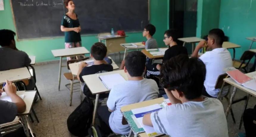 La Provincia prepara una reforma educativa para evitar la repitencia en las escuelas