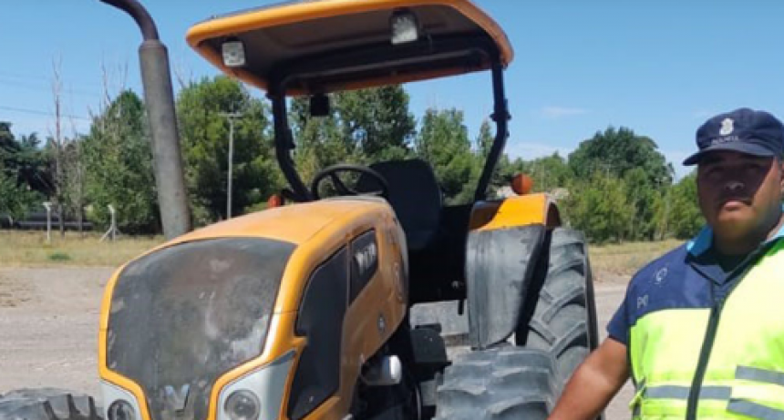 Circulaba borracho por la Ruta 3 en un tractor: le secuestraron el vehículo