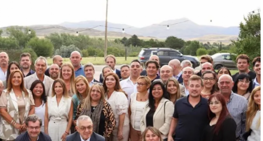 Scioli se reuni&oacute; con referentes de LLA de la Sexta