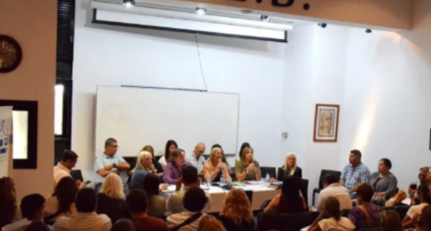 La FEB anunci&oacute; un paro docente que afectar&aacute; el inicio de clases en la Provincia