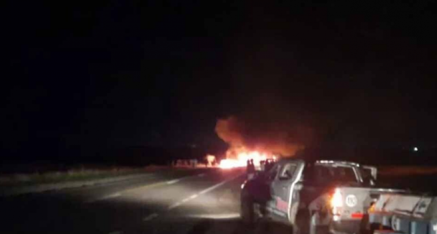 Ruta 33: un camionero murió en un choque e incendio cerca de Pigüé