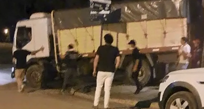 Suspenden licencia del camionero que chocó el frente del boliche de Orense