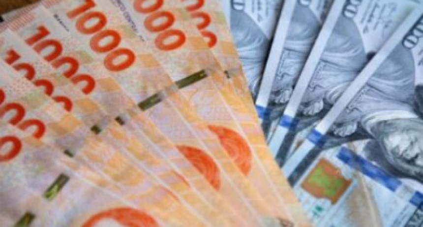 Habilitan a comprar dólares financieros a quienes recibieron ayuda en pandemia o subsidios