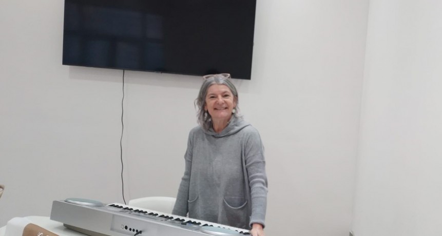 Claudia Clemente: Con buenas energías se prepara el coro municipal para el encuentro del domingo
