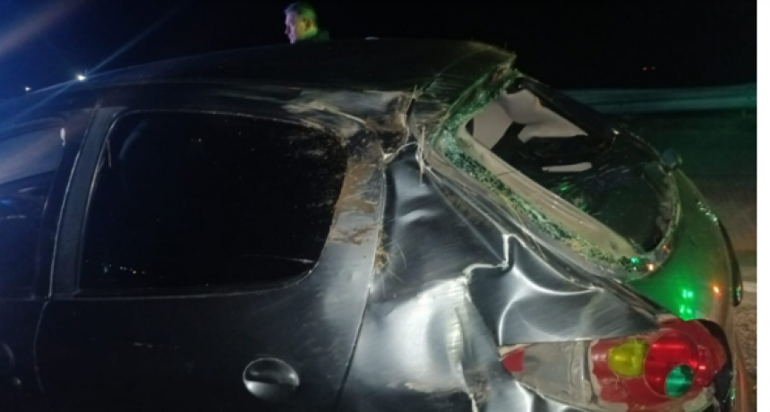 Una mujer dio varios tumbos con su auto y terminó internada