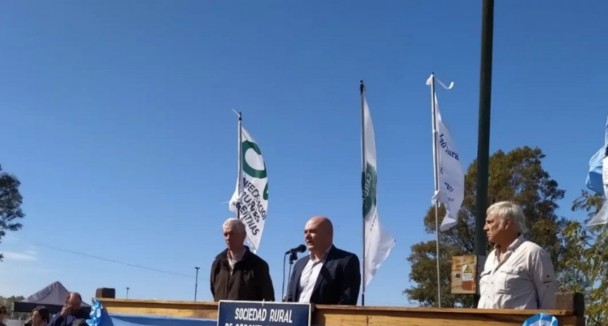 Reyes dejó inaugurada la muestra en la Sociedad Rural