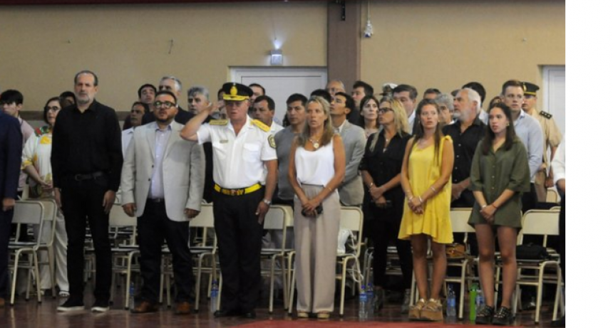 Emotivo acto en Bahía por el aniversario de la Policía, Dorrego estuvo presente