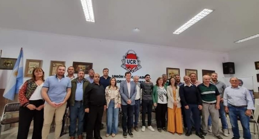 Juan Carlos Chalde, intendente electo presentó el gabinete en el Comite UCR