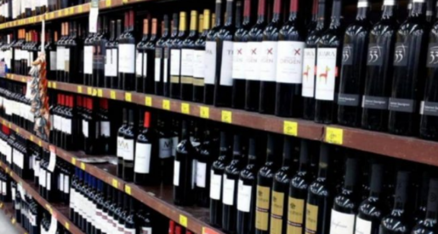 Proponen que el horario límite de venta de alcohol lo decidan los municipios y eliminar el REBA