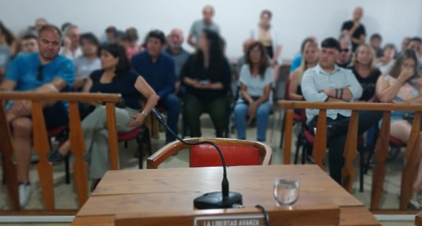 Escándalo en el HCD de Tornquist: acusan a Bordoni de gastar mucho en escarapelas