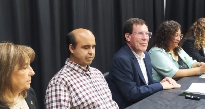 Juan Chalde y autoridades del ISFDyT N&ordm;62 presentaron tres nuevas carreras terciarias