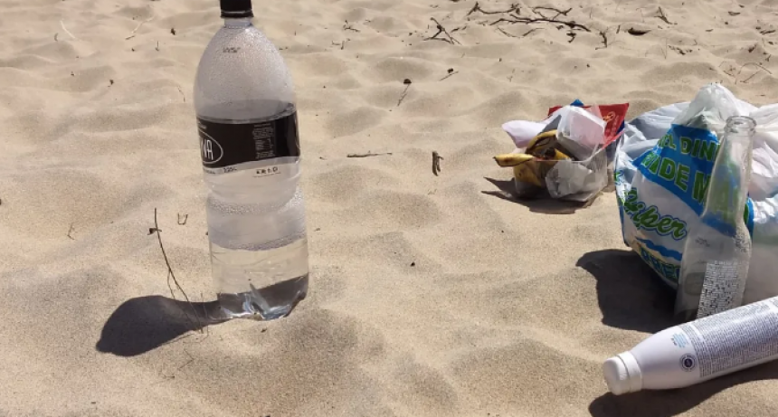 Casi el 75% de basura en la costa bonaerense es plástico