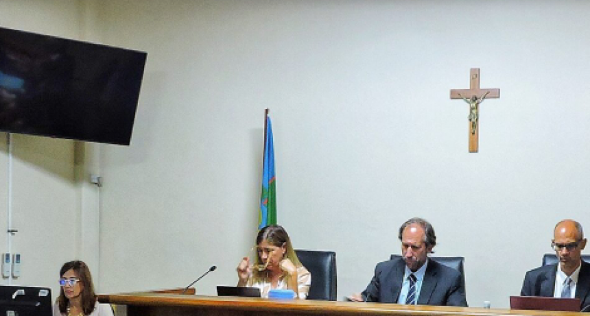 La fiscalía pidió 30 años de prisión para un hombre acusado de abusar de su hija