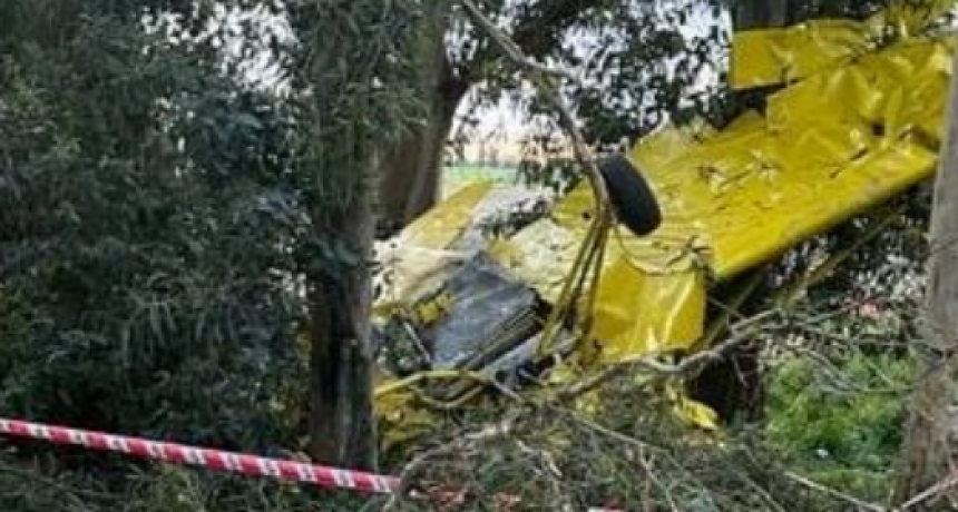 Está fuera de peligro el piloto de avioneta que cayó en campo de San Cayetano