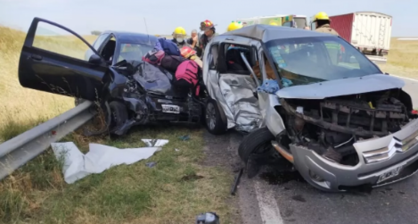 Una mujer murió en un choque entre dos autos cerca de Bajo Hondo